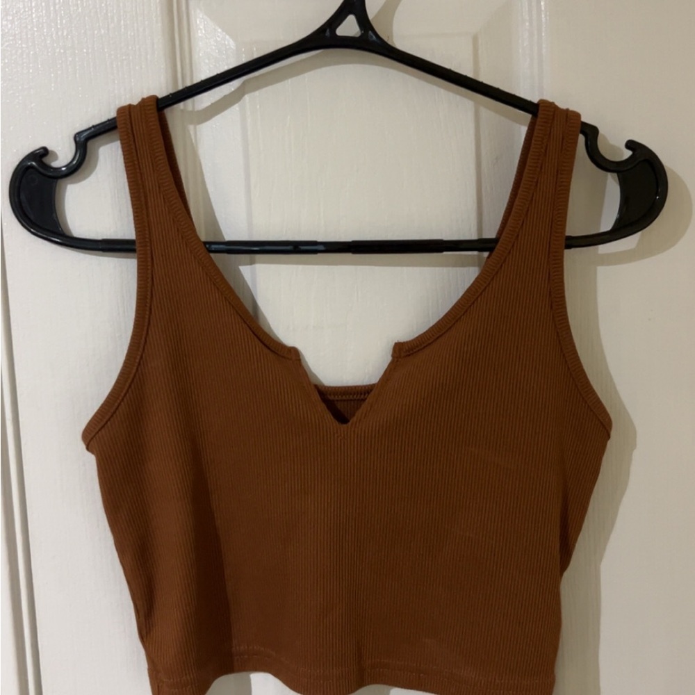 Ribbed V-Neck Cropped Tank Top in Brown